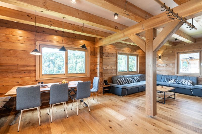 DrevoaStavby.cz | Cedrová roubenka na horách