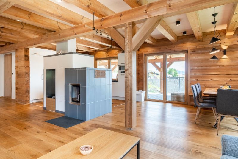 DrevoaStavby.cz | Cedrová roubenka na horách