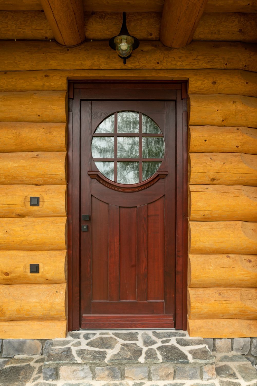 DrevoaStavby.cz | Masivní srub u Orlické přehrady 