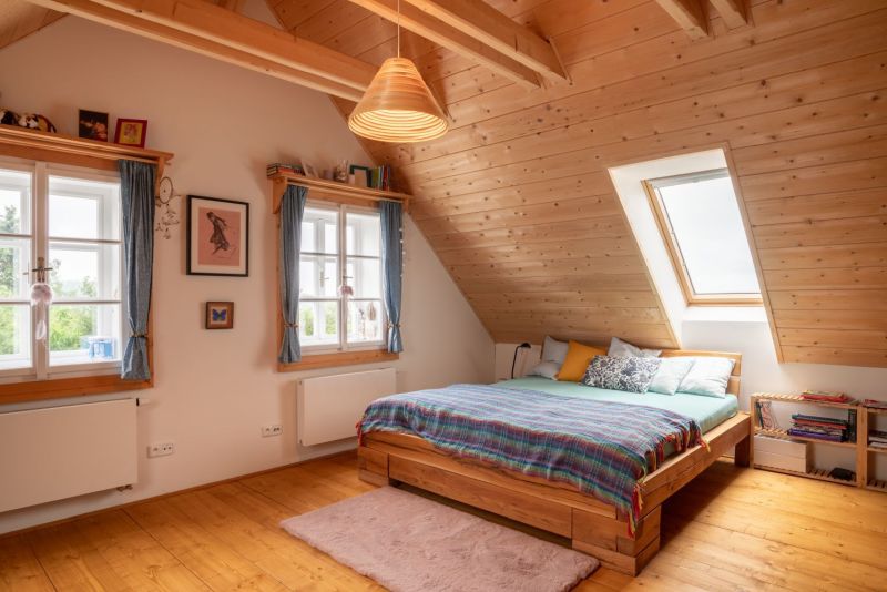 DrevoaStavby.cz | Moderní poloroubenka postavená tradičními postupy