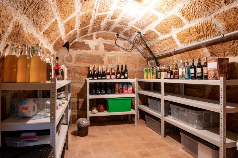 DrevoaStavby.cz | Moderní poloroubenka postavená tradičními postupy