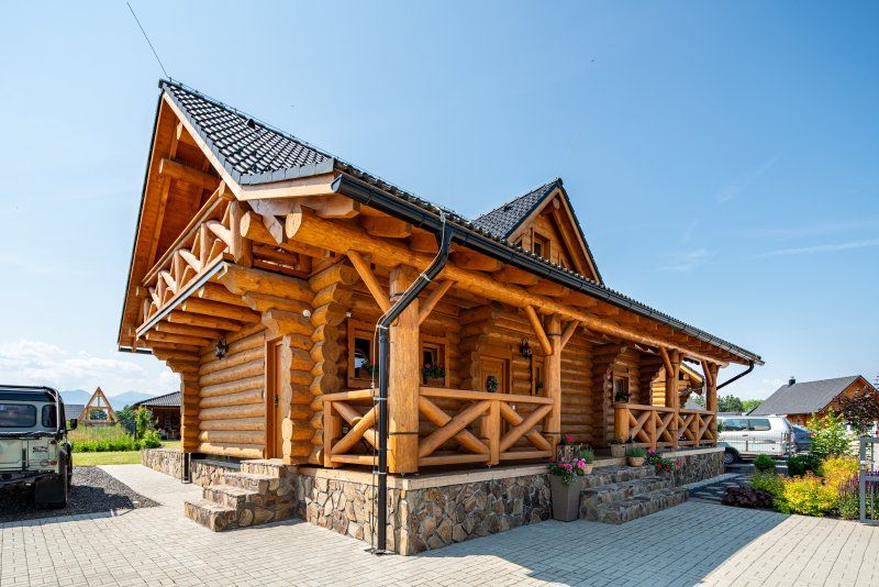 DrevoaStavby.cz Atypicky srub u přehrady Liptovská Mara
