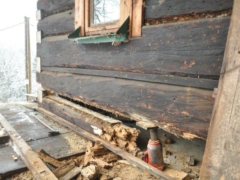 DrevoaStavby.cz | trám opravované roubenky