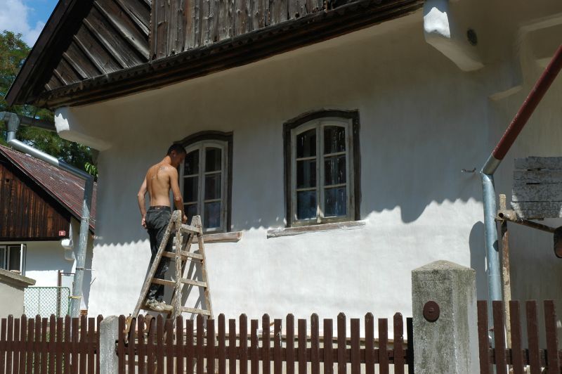 DrevoaStavby.cz | Rekonstrukce roubené chalupy tradičními postupy