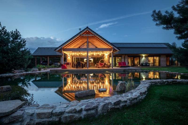 DrevoaStavby.cz Masivní roubenka z cedru Cedar Home s.r.o.