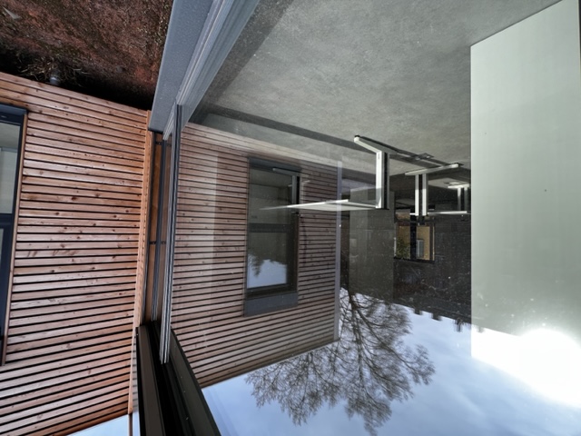 DrevoaStavby.cz | Experimentální soběstačný modulární dům Eko modular pro střední školu