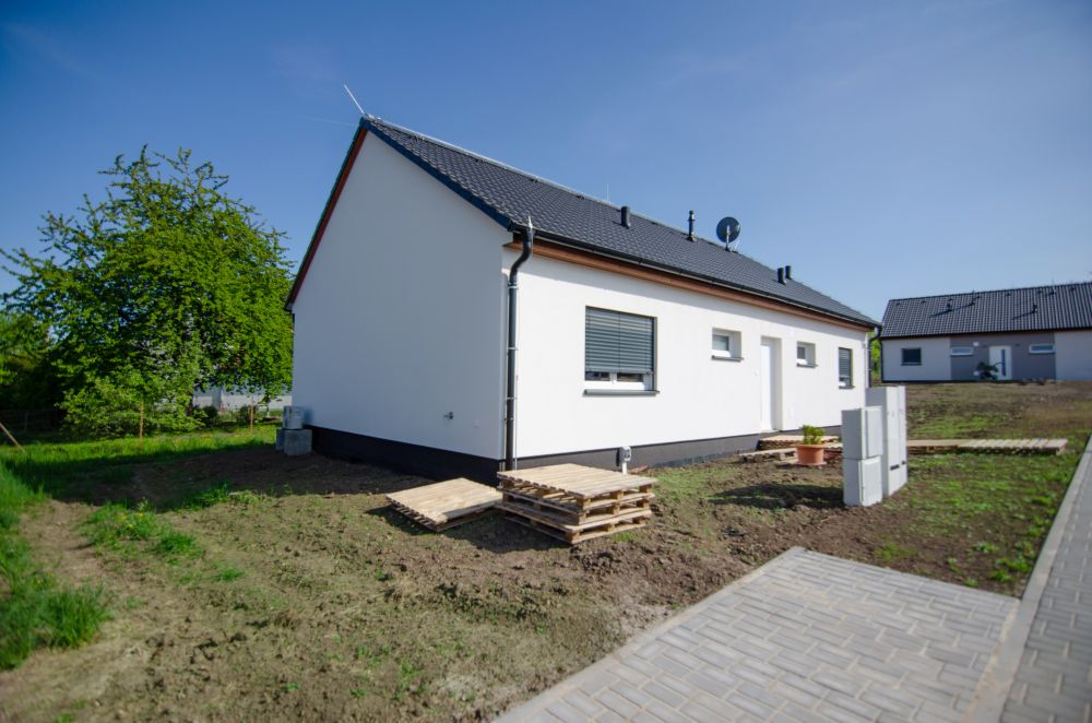 Výstavba developerského projektu dřevostaveb | DOMY Lešany, Smart stavby