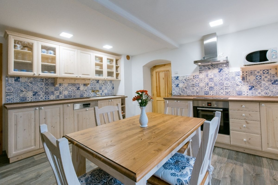 DrevoaStavby.cz Masivní kuchyně na míru UNIS-N  DrevoaStavby.cz Masivní kuchyně na míru UNIS-N