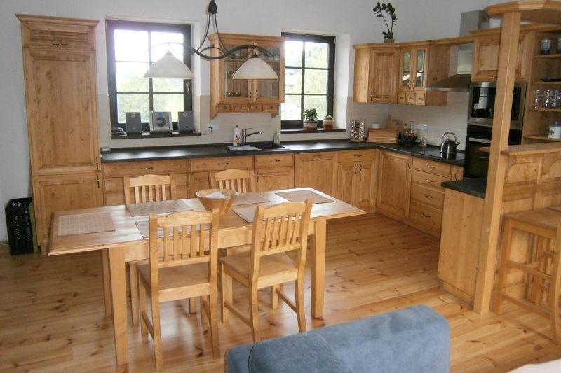 DrevoaStavby.cz Dřevěný nábytek z masivu UNIS-N DrevoaStavby.cz Dřevěný nábytek z masivu UNIS-N