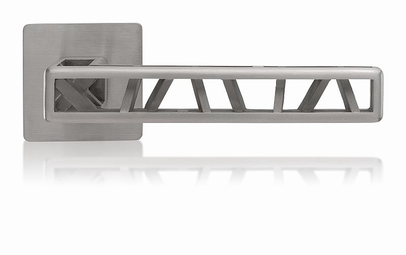 Industry Squelette_nerezova_ocel_titan_chrom_mat_foto_zdroj_MT_kopie