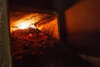 Jak ušetřit za vytápění v dřevostavbě? 7 výhod topení dřevními peletami