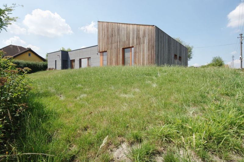 DrevoaStavby.cz | Přízemní bezbariérová dřevostavba s pultovou i plochou střechou