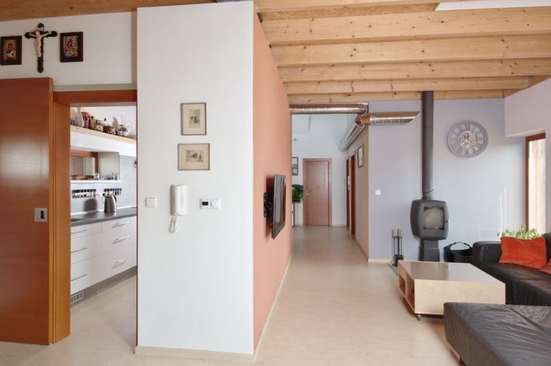 DrevoaStavby.cz | Přízemní bezbariérová dřevostavba s pultovou i plochou střechou