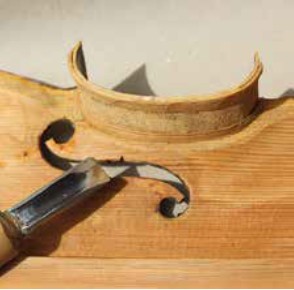 hudebni nastroj ze smrkoveho dreva