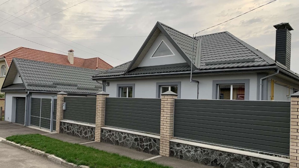 Kazbet stresni krytina na zdenem dome