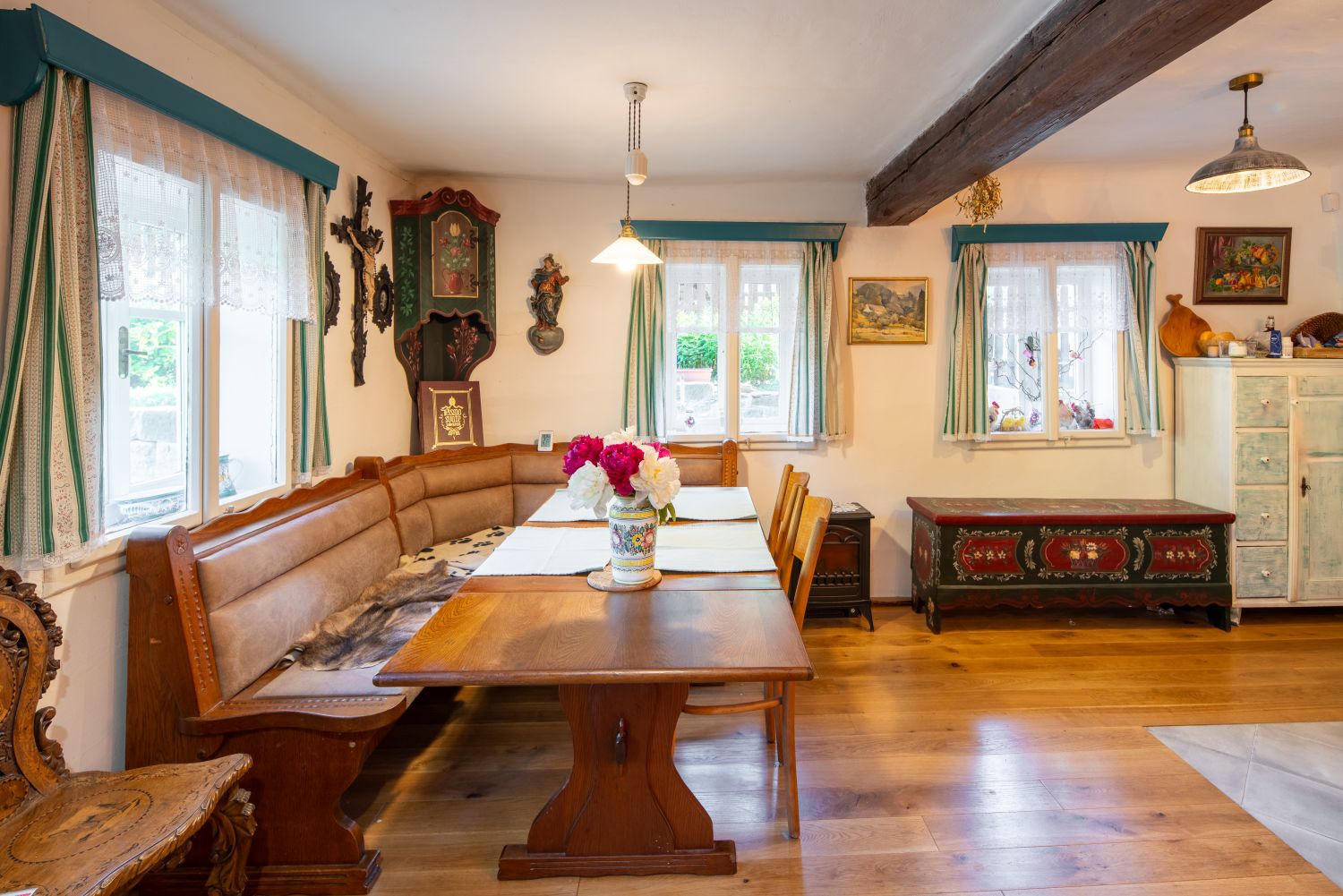 rekonstrukce historicke chalupy interier