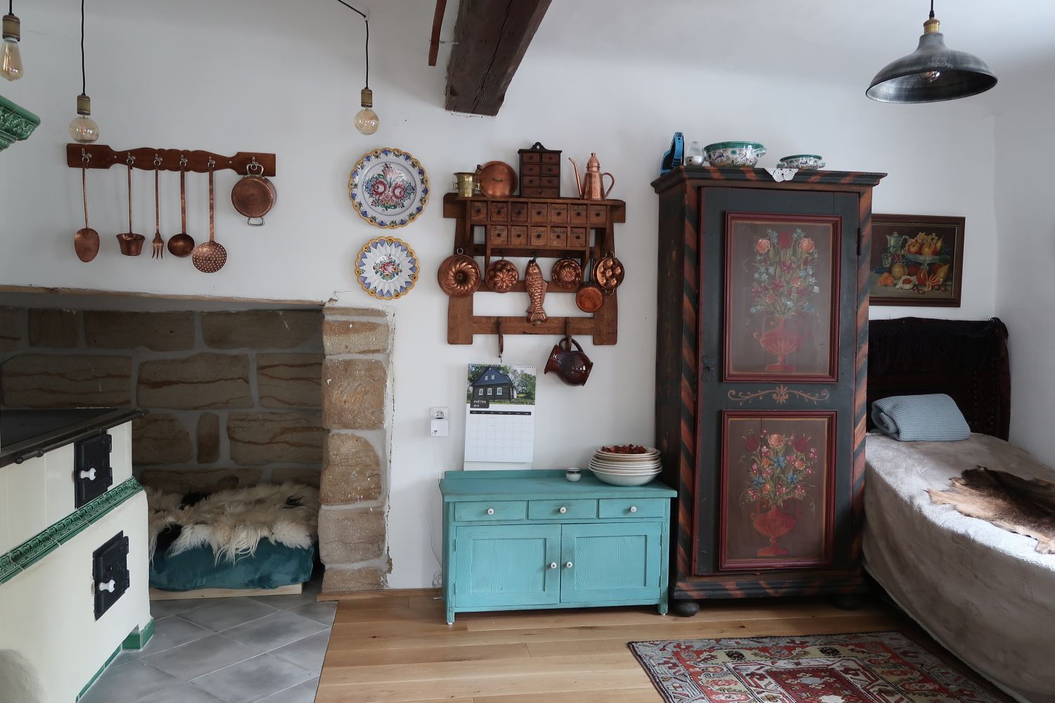 rekonstrukce historicke chalupy upraveny pokoj