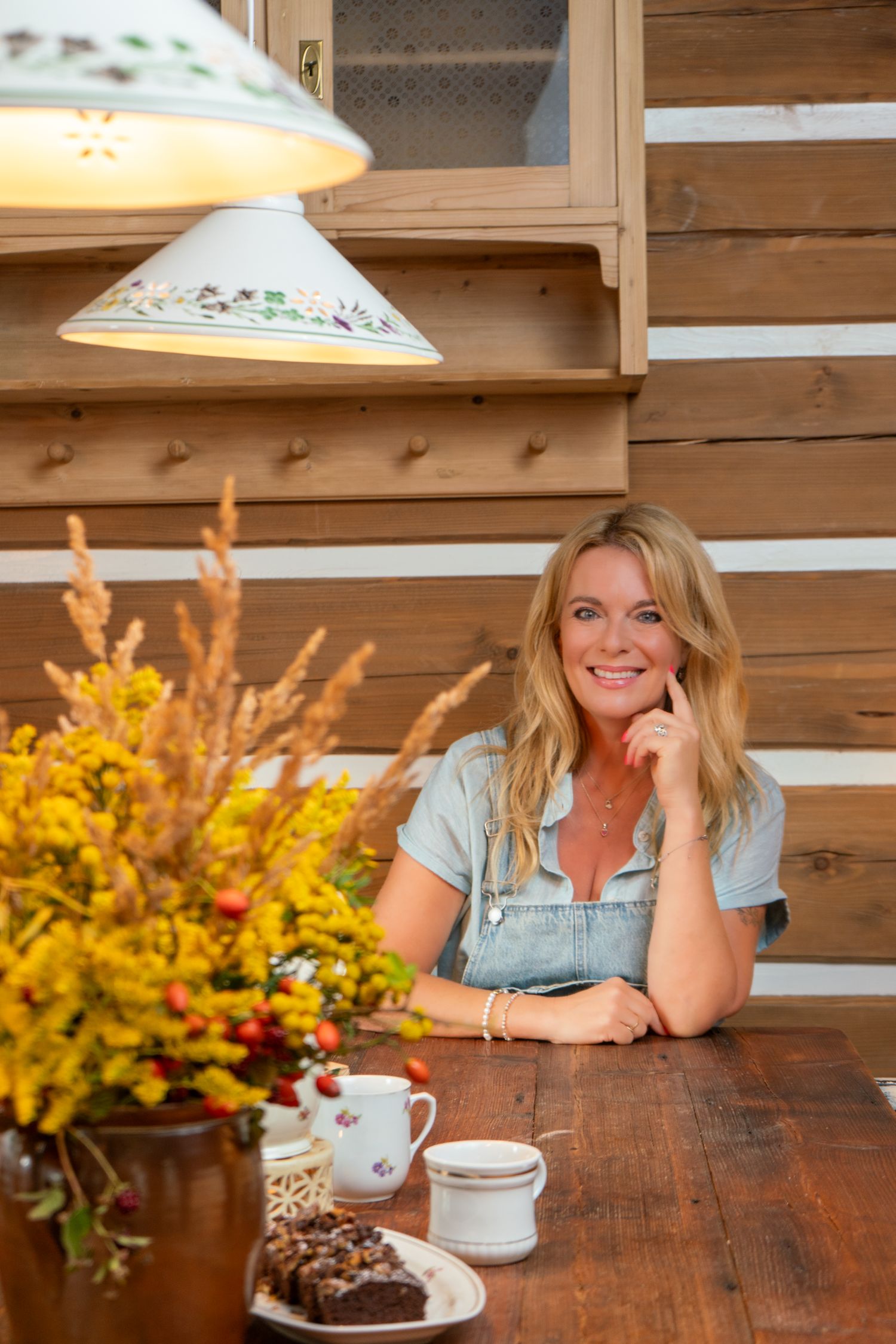 Roubenka Beneska Lucie u stolu