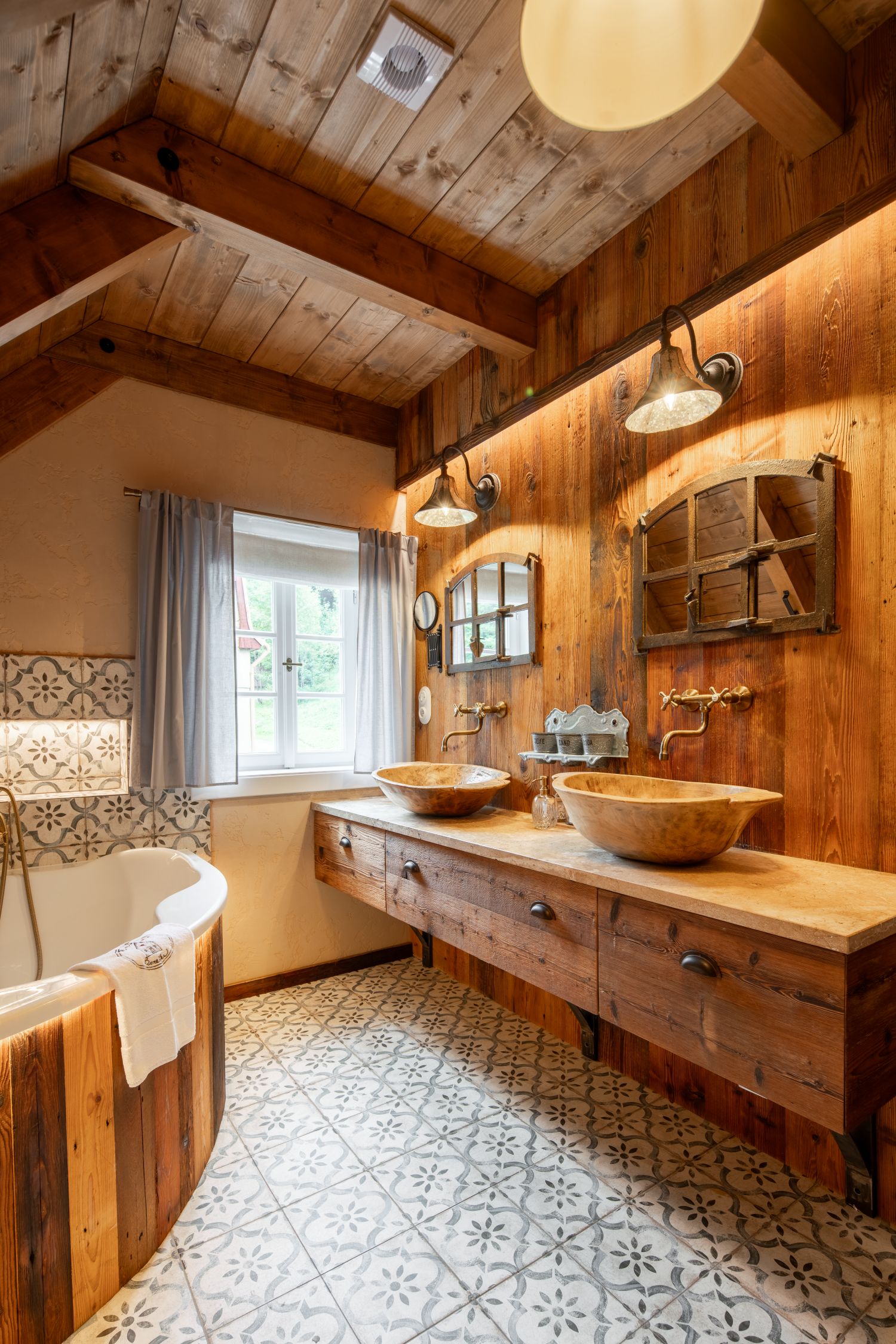 Roubenka Beneska horni koupelna