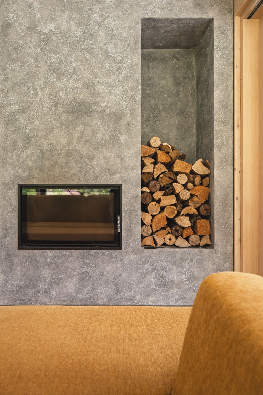 12 Vila schoulená v náručí krajiny