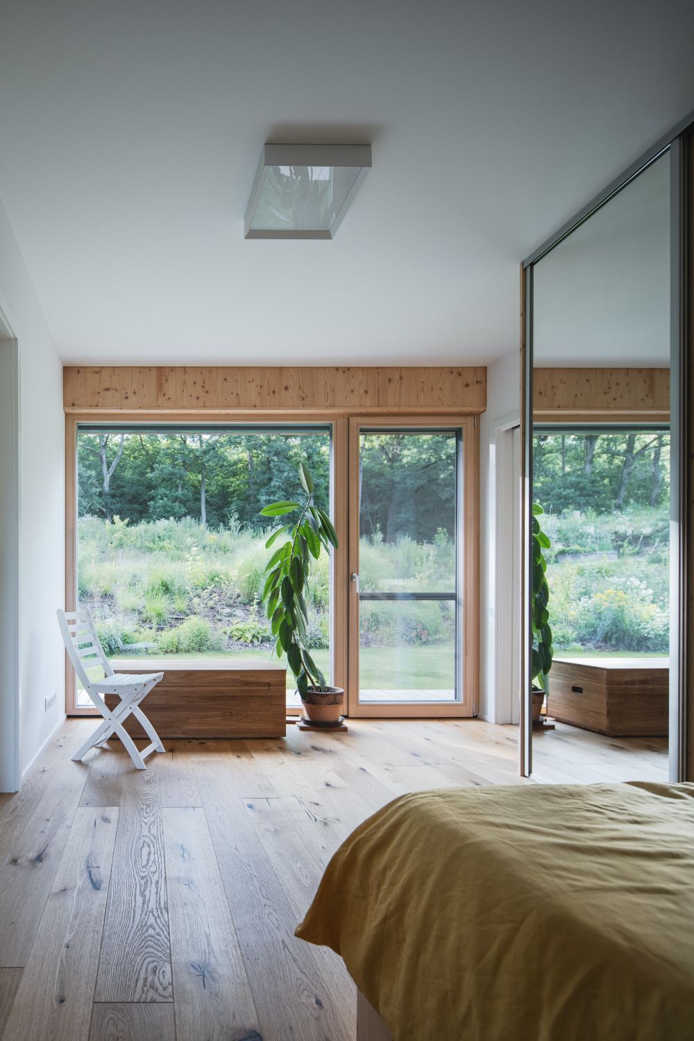 16 Vila schoulená v náručí krajiny