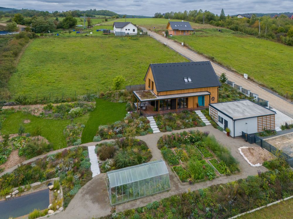 18 Rozkvetlá dřevěná symfonie