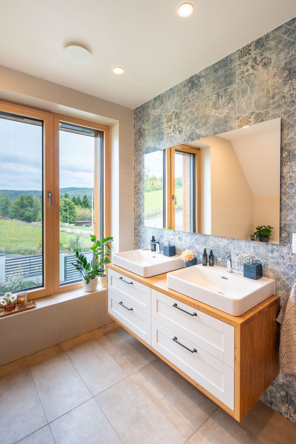 28 Rozkvetlá dřevěná symfonie