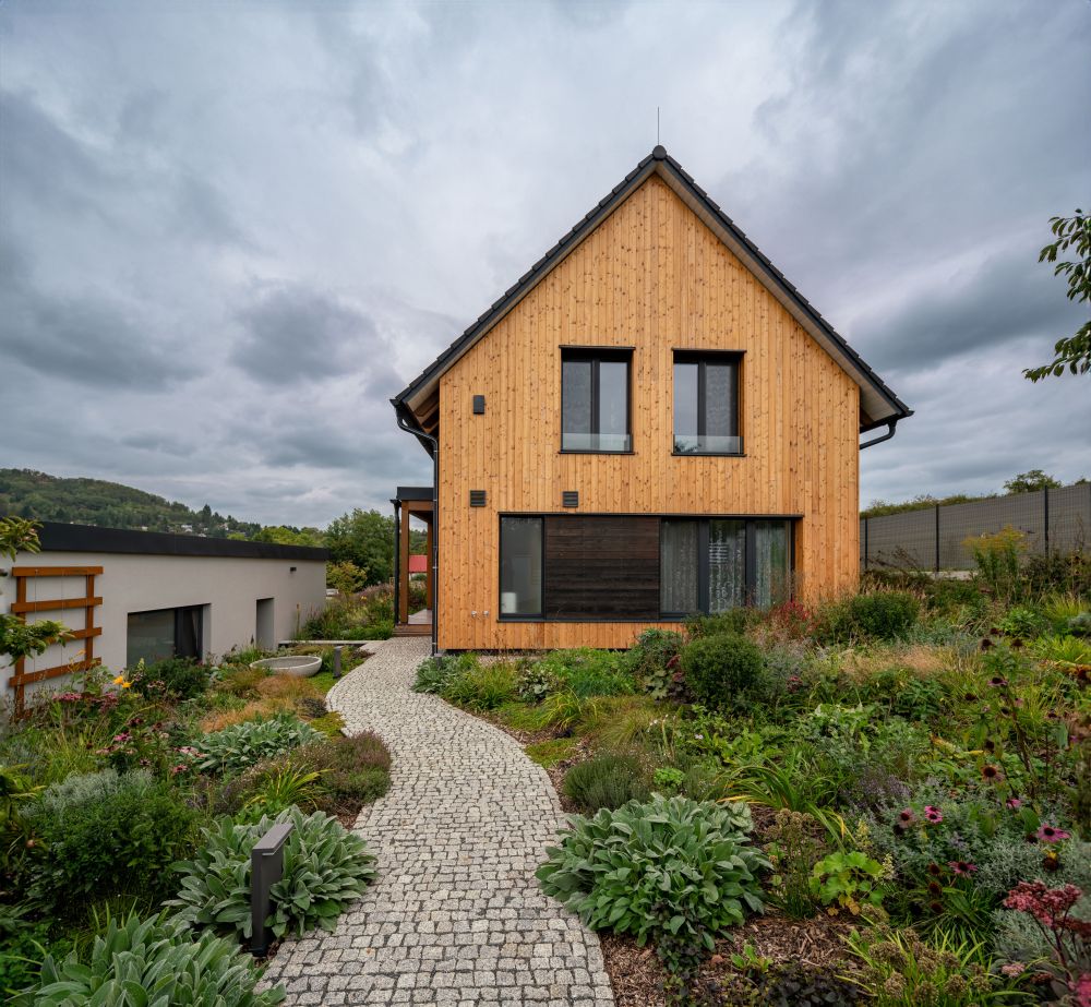 6 Rozkvetlá dřevěná symfonie