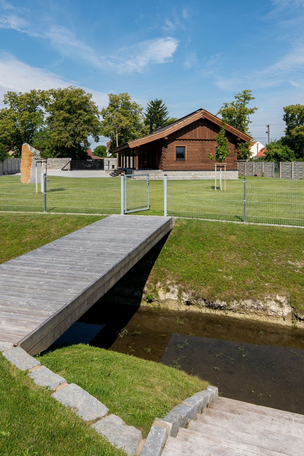 Zrcadlová roubenka na soutoku 6