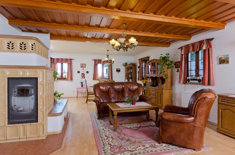 interiér kachlová kamna