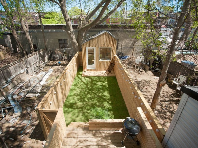 pracovna ze dřeva na dvorku