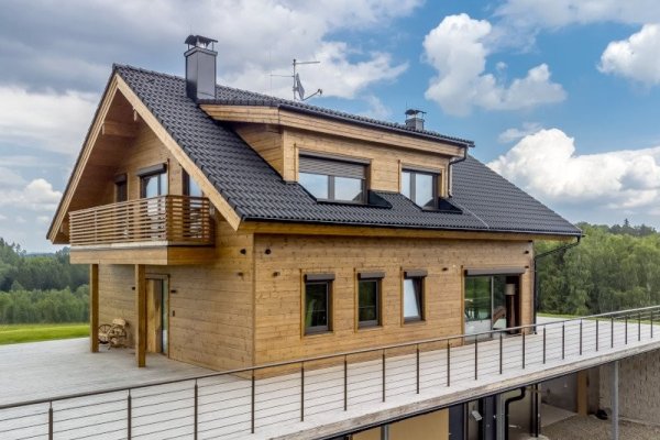 srubovy-dum-kontilo-ze-systemu-smartlog