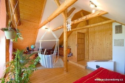 srubovy-dum-tomas-na-klic