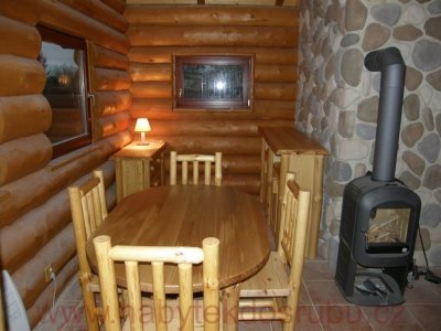 petr-kostovsky-nabytek-do-srubu