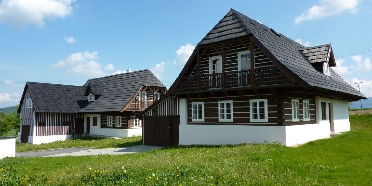 Jiří a Marta: Nejkrásnější výhledy jsou z naší roubenky