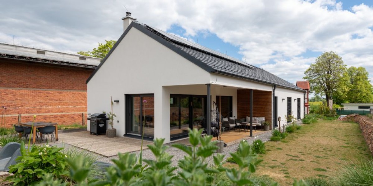 Po téměř třech letech bydlení v dřevostavbě na ní nenašli jediný problém