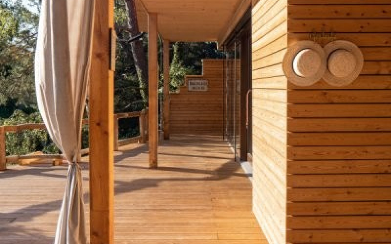 rezidence-nad-zatopenym-lomem-v-jesenicich-drevostavba-na-klic