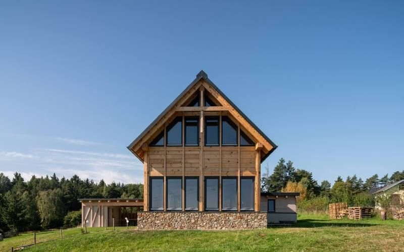 moderni-roubenka-v-trampske-osade