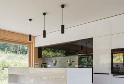 Vila schoulená v náručí krajiny