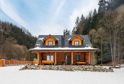 Když si silná žena postaví hlavu, postaví i srub