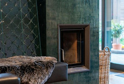 Roubenka se dvěma labradory