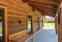 Zrcadlová roubenka na soutoku