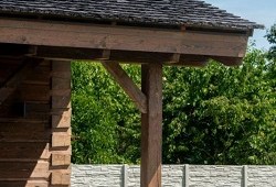 Zrcadlová roubenka na soutoku