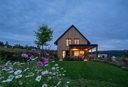 Rozkvetlá dřevěná symfonie