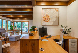 Rozkvetlá dřevěná symfonie