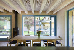 V dobré společnosti