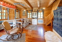 Roubenka s kapličkou