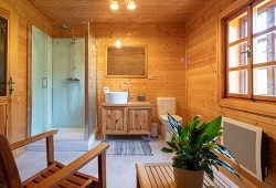 Roubenka s kapličkou