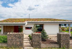 Kde kovářova kobyla bosa nechodí