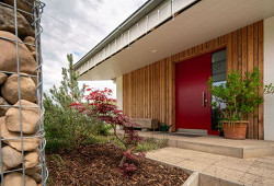 Kde kovářova kobyla bosa nechodí